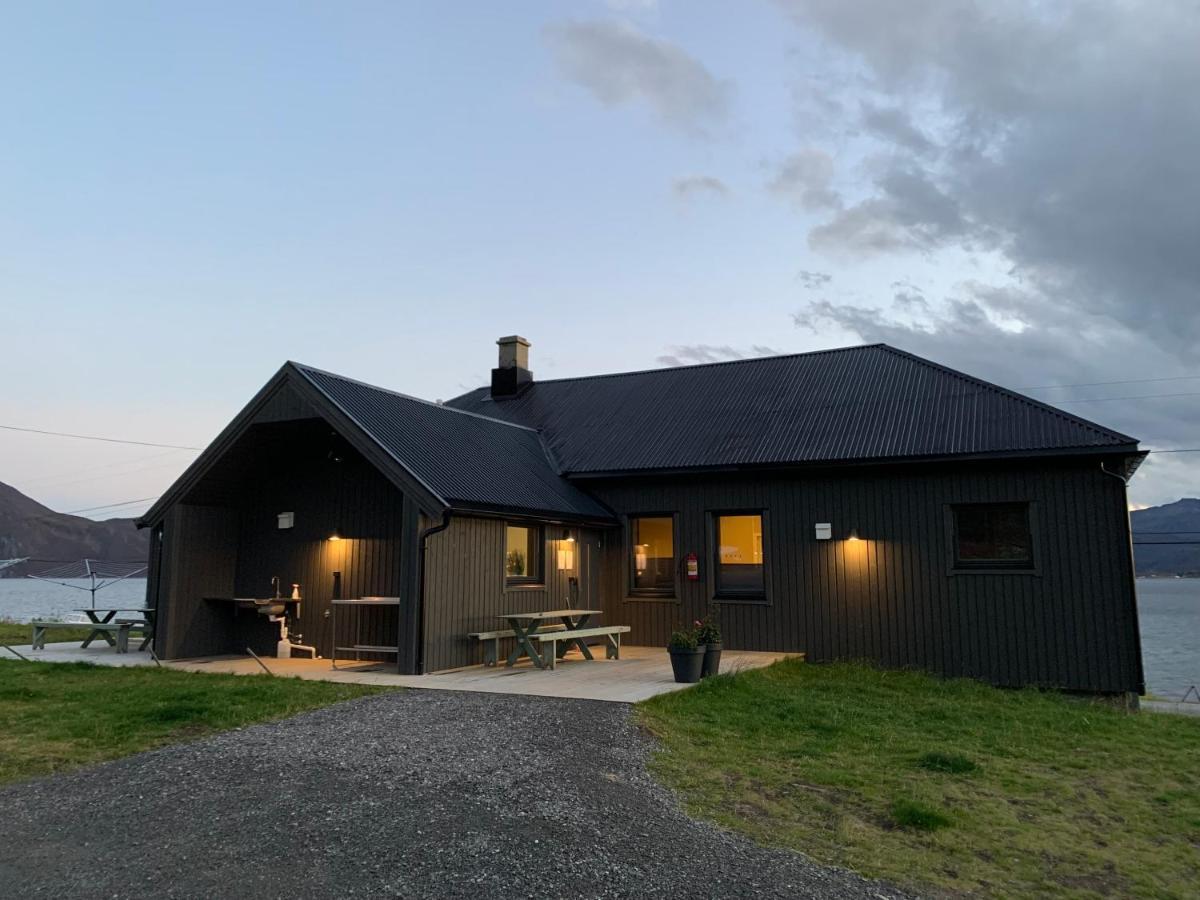 Hotel Bedehuset Basecamp Senja Skaland Exterior foto